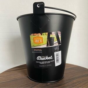 Oklahoma‎ Joe's Smokers Drip Bucket Universal
Fits Most Brands MN 8545